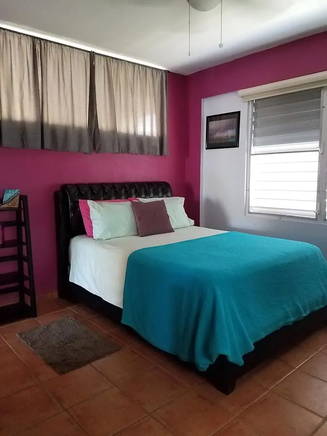 Wssm Surf House Bed and Breakfast Aguadilla 3*,  Πουέρτο Ρίκο
